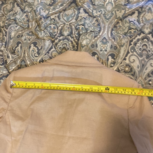 Tall 33.5 Tahari summer linen suit. Beautiful light tan - Picture 8 of 14